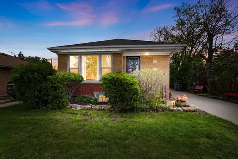 Exterior - 2711 Maple Ave, Brookfield, IL 60513 photo 3 of 5
