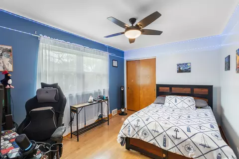 Bedroom - 2711 Maple Ave, Brookfield, IL 60513 photo 4 of 6
