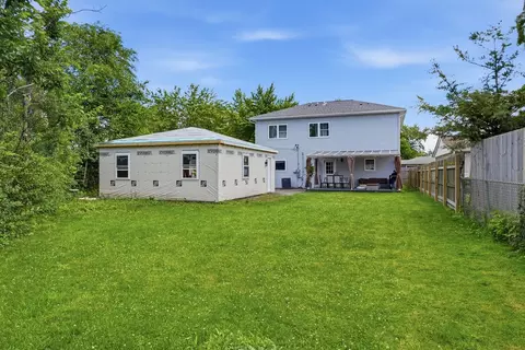 Exterior - 290 E Norman Ln, Wheeling, IL 60090 photo 4 of 9
