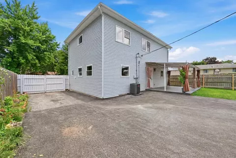 Exterior - 290 E Norman Ln, Wheeling, IL 60090 photo 5 of 9