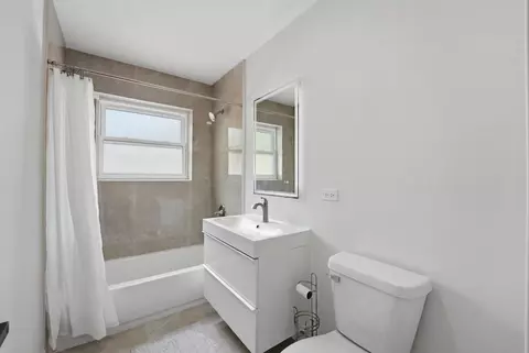 Bath - 290 E Norman Ln, Wheeling, IL 60090 photo 1 of 6