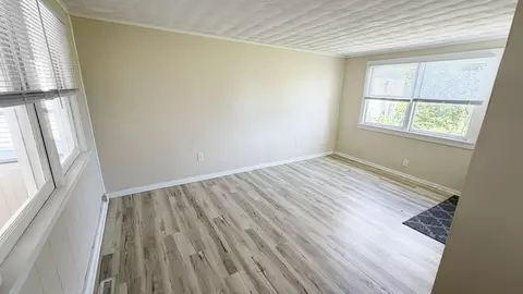 Living - 411 E North St, Morrison, IL 61270 photo 1 of 2