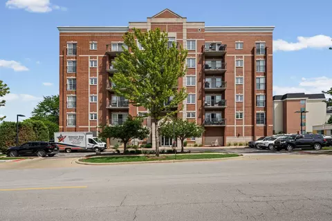 405 S Creekside Dr #404, Palatine, IL 60074