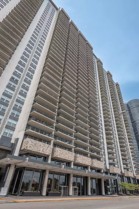 400 E Randolph St #2325, Chicago, IL 60601