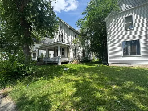 Exterior - 820 N 6th St, Springfield, IL 62702 photo 9 of 22