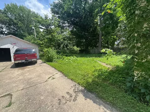 Exterior - 820 N 6th St, Springfield, IL 62702 photo 22 of 22