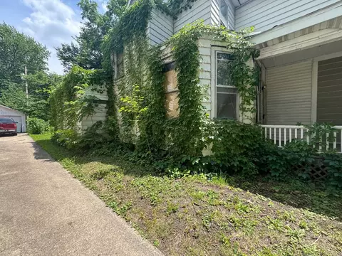 Exterior - 820 N 6th St, Springfield, IL 62702 photo 21 of 22
