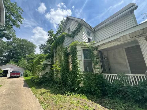 Exterior - 820 N 6th St, Springfield, IL 62702 photo 17 of 22