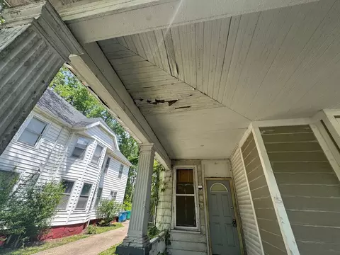 Exterior - 820 N 6th St, Springfield, IL 62702 photo 16 of 22