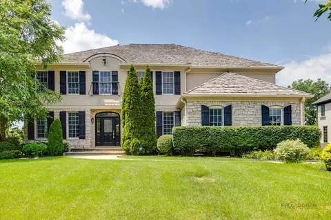 31158 Sage Ct, Green Oaks, IL 60048