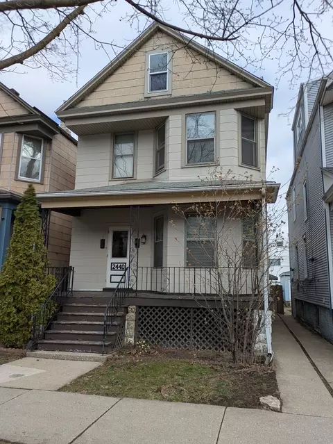 2440 W Warner Ave, Chicago, IL 60618