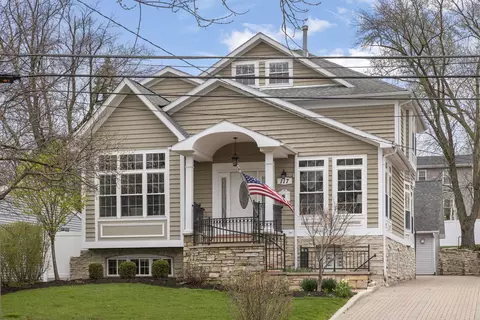 117 N Park Blvd, Glen Ellyn, IL 60137