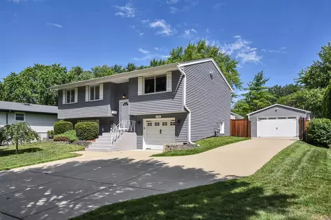1328 Cabot Ln, Schaumburg, IL 60193