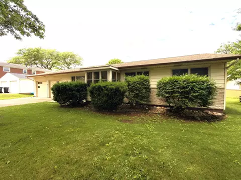 Other - 315 Mecherle Dr, Bloomington, IL 61701 photo 2 of 22