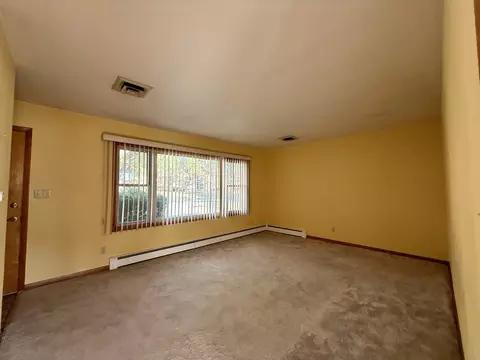 Living - 315 Mecherle Dr, Bloomington, IL 61701 photo 1 of 2
