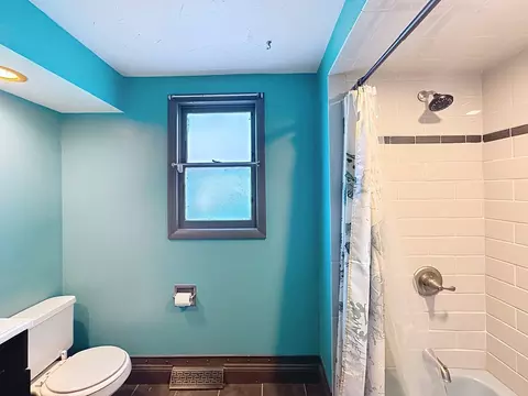 Bath - 1519 11th Ave, Moline, IL 61265 photo 1 of 3