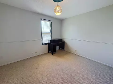 Bedroom - 1519 11th Ave, Moline, IL 61265 photo 5 of 6