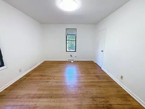 Bedroom - 1519 11th Ave, Moline, IL 61265 photo 3 of 6