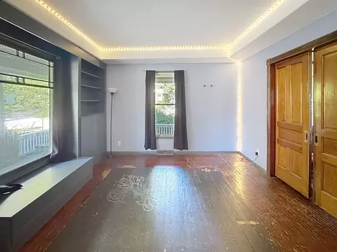 Living - 1519 11th Ave, Moline, IL 61265 photo 3 of 4