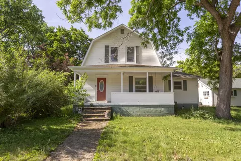 249 W Graham St, Dixon, IL 61021