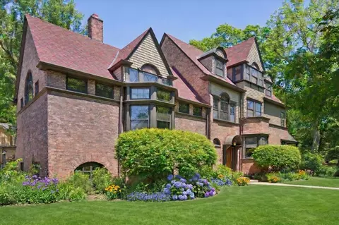 225 Hamilton St, Evanston, IL 60202