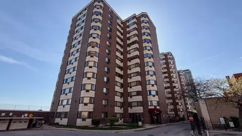 7337 S South Shore Dr #912, Chicago, IL 60649