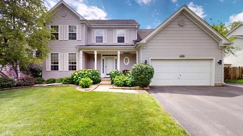 684 Huntington Dr, Carol Stream, IL 60188