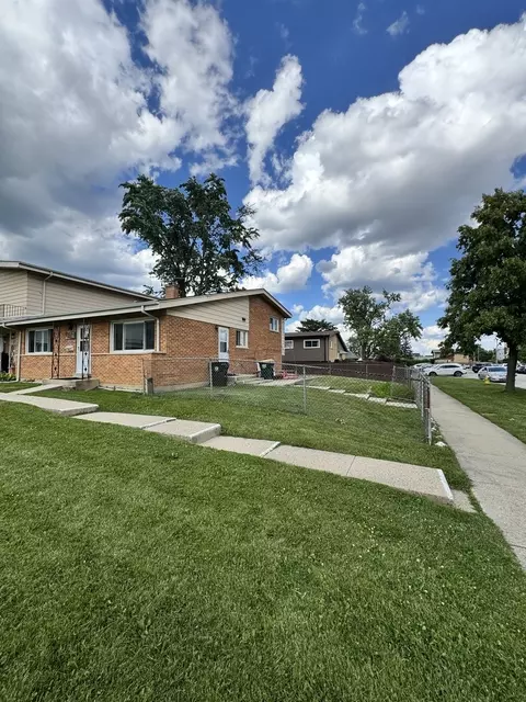 7030 W Carol Ave, Niles, IL 60714