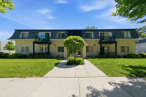 9601 S Karlov Ave #101, Oak Lawn, IL 60453