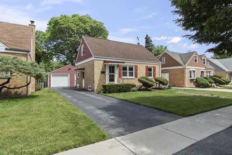 Exterior - 511 N Maple St, Mount Prospect, IL 60056 photo 2 of 4