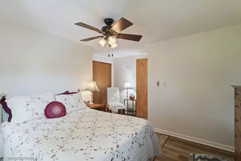 Bedroom - 511 N Maple St, Mount Prospect, IL 60056 photo 5 of 5
