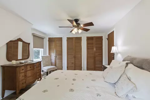 Bedroom - 511 N Maple St, Mount Prospect, IL 60056 photo 3 of 5