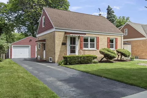 511 N Maple St, Mount Prospect, IL 60056