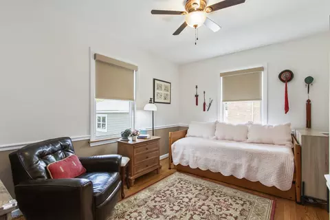 Bedroom - 511 N Maple St, Mount Prospect, IL 60056 photo 1 of 5