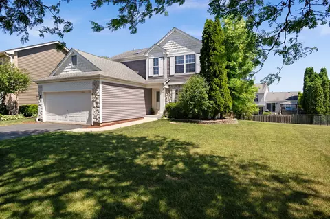 345 Mayfair Ln, South Elgin, IL 60177