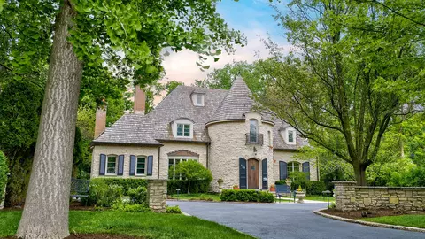 725 Valley Rd, Glencoe, IL 60022