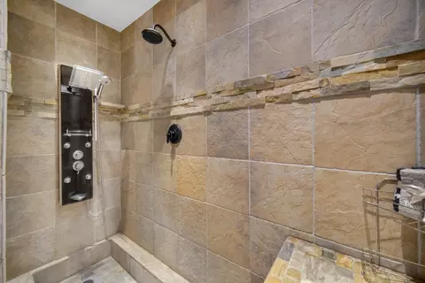 Bath - 7140 W Pauling Rd, Monee, IL 60449 photo 4 of 7