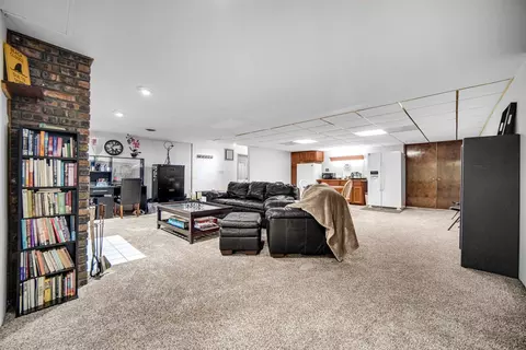 Living - 7140 W Pauling Rd, Monee, IL 60449 photo 5 of 5