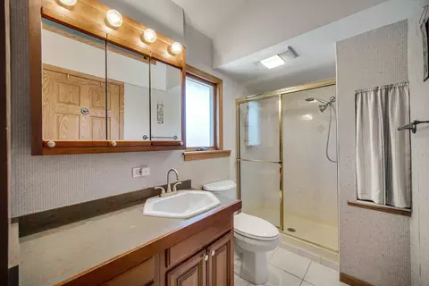 Bath - 7140 W Pauling Rd, Monee, IL 60449 photo 5 of 7