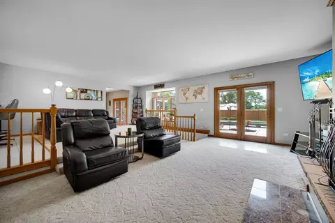 Living - 7140 W Pauling Rd, Monee, IL 60449 photo 3 of 5