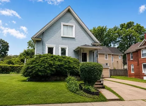 208 S Park Ave, Waukegan, IL 60085