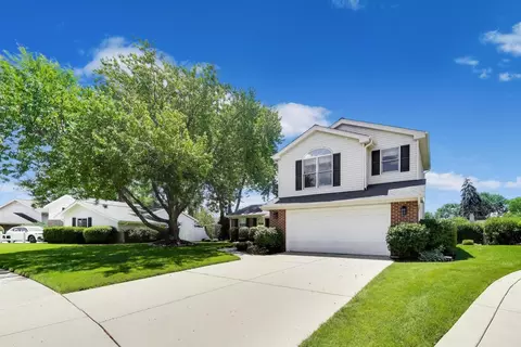 2006 N Elizabeth Dr, Arlington Heights, IL 60004