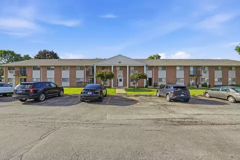 685 E Fullerton Ave #101, Glendale Heights, IL 60139