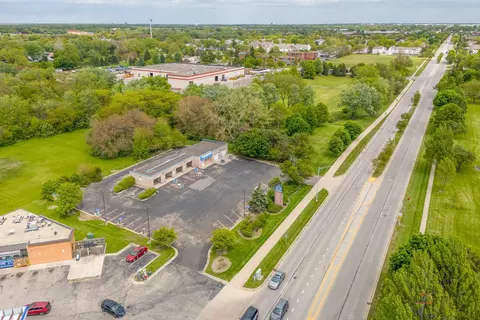 450 Lily Cache Ln, Bolingbrook, IL 60440