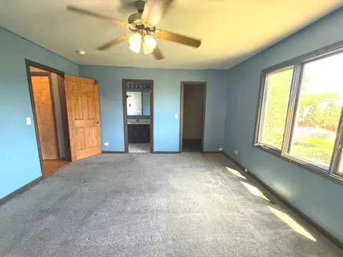 Bedroom - 983 Valleyview Dr, Bartlett, IL 60103 photo 2 of 4