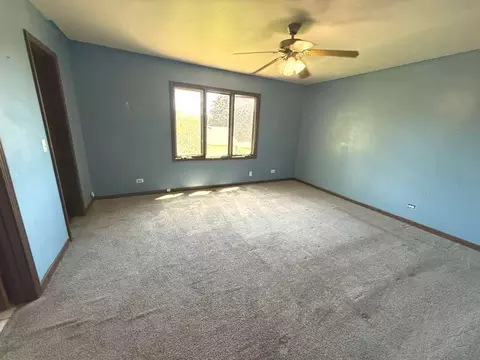 Bedroom - 983 Valleyview Dr, Bartlett, IL 60103 photo 1 of 4