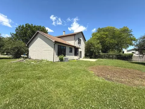 Exterior - 983 Valleyview Dr, Bartlett, IL 60103 photo 3 of 3
