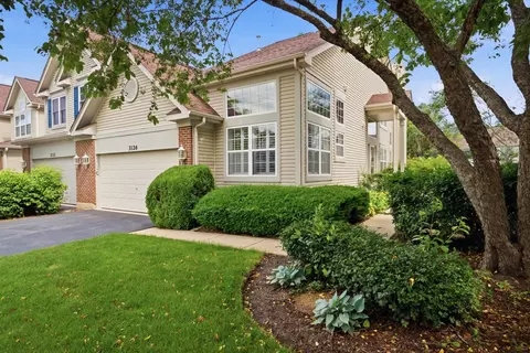 3126 Stmichel Ln, Saint Charles, IL 60175