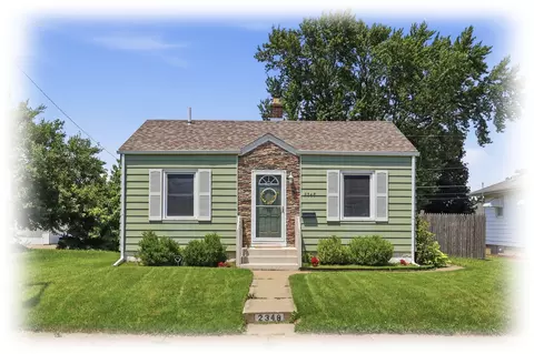 2348 W High St, Davenport, IA 52804