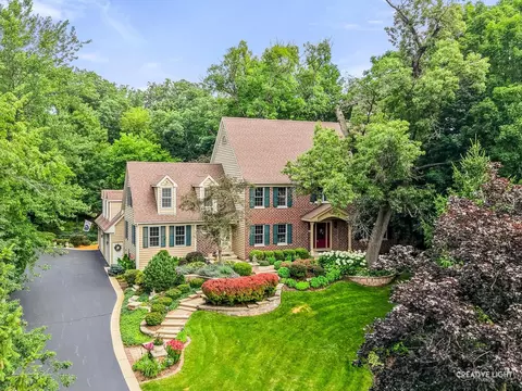 42 W264 Hidden Springs Dr, Saint Charles, IL 60175